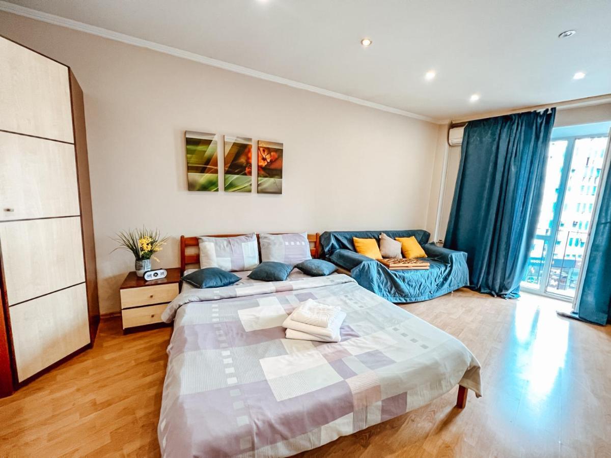 Apartment On Baseina Street Kiev Extérieur photo